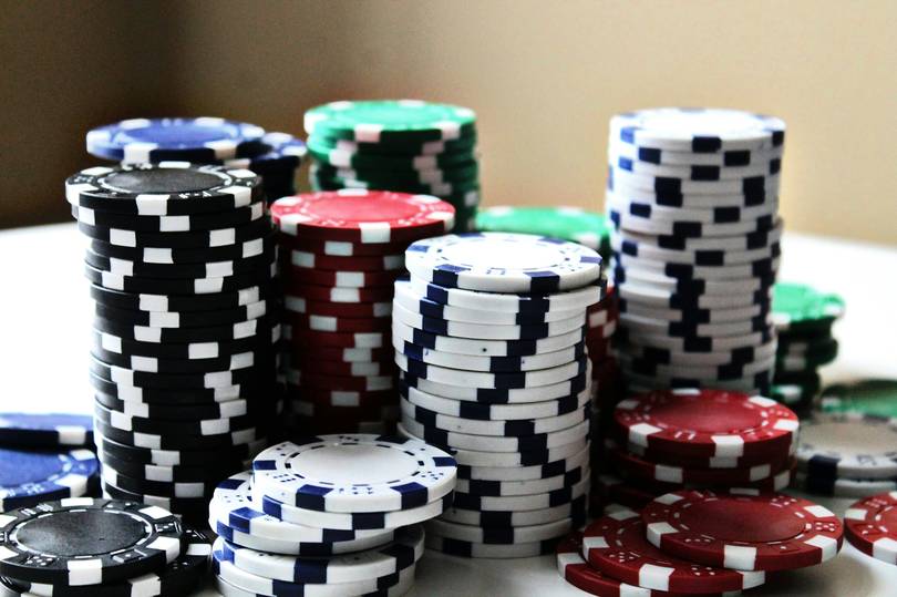 Problèmes de Support Client dans les Casinos Mafia : Comment les Résoudre ? (Et les Éviter !)